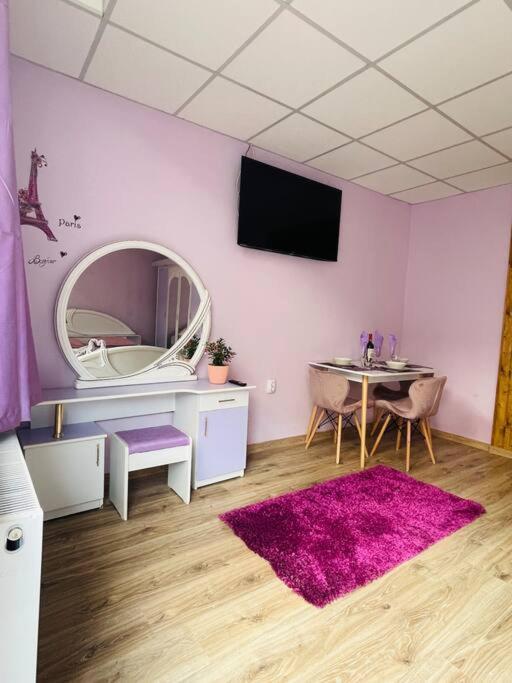 Lavender Luxury Apartment Oradea Exterior photo